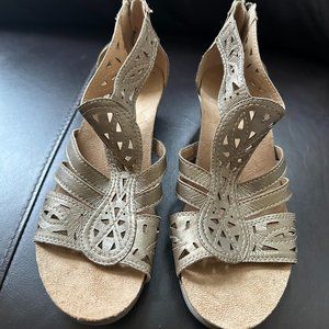 Earth Originals Kingsley Metallic Pewter Leather Wedge Gladiator Sandal